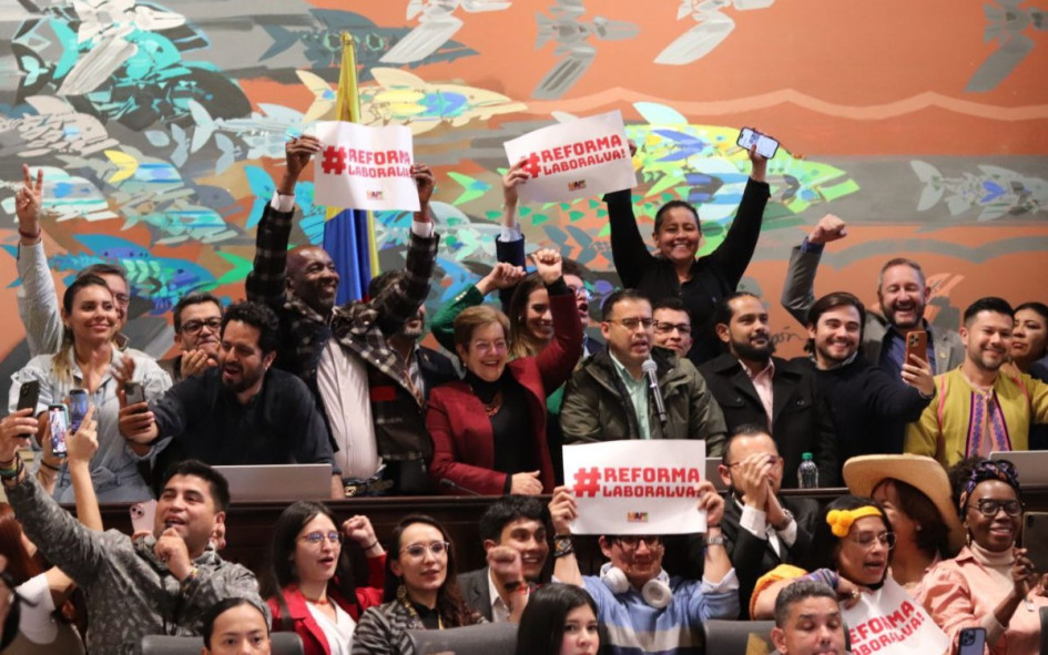 La ministra de Trabajo, la caldense Gloria Inés Ramírez, acompañada de representantes a la Cámara La ministra de Trabajo, la caldense Gloria Inés Ramírez, acompañada de representantes a la Cámara