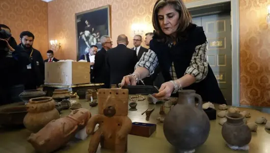 Italia le regresa a Colombia y a Ecuador figuras milenarias expuestas en joyería de Turín