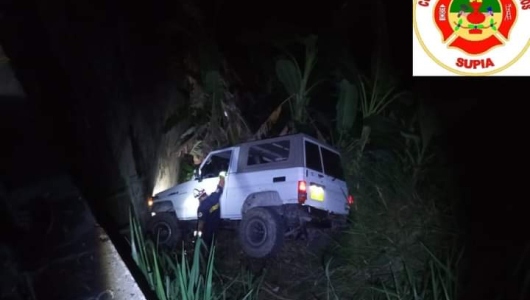 Conductor perdió el control de su vehículo y cayó cerca del río Cauca