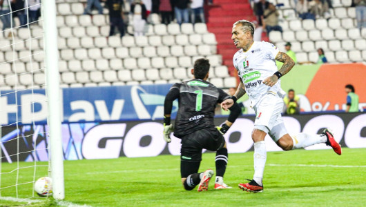 El Once Caldas hace la tarea y empieza como líder en las semifinales de la Liga