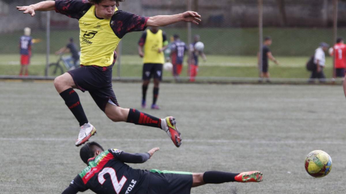 Cantera Caldense pasó por encima de Manizales F.C. y se convirtió en protagonista invicto de la Copa La Patria Betplay, que este jueves vuelve a escena en la cancha auxiliar Luis Fernnado Montoya.