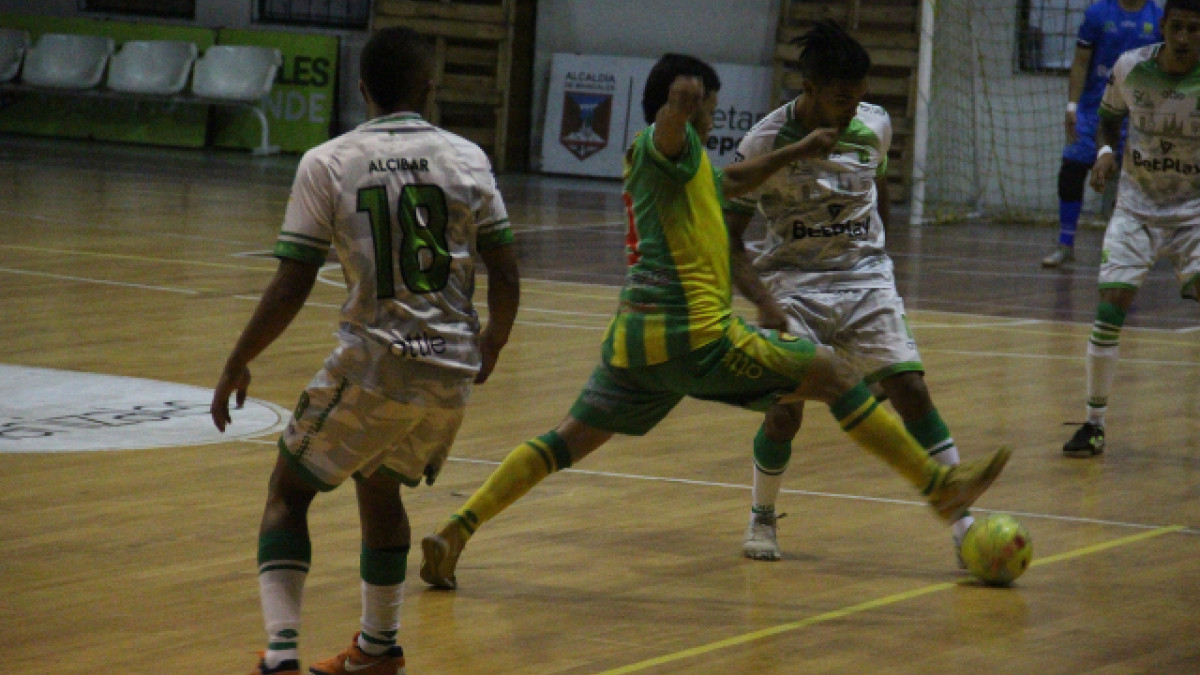 En los octavos de final de la Liga Nacional de Fútbol Sala, la U. Manizales le ganó a Icsin 7-5 en la serie. 