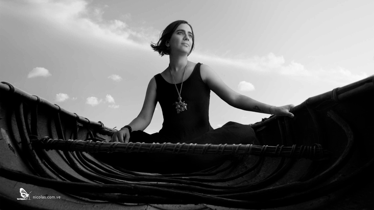 Marta Gómez, artista de música colombiana, que se presentará esta noche en el Teatro Los Fundadores.