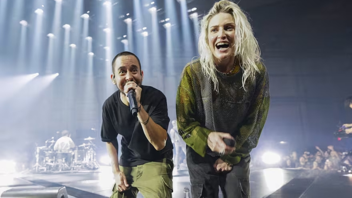 Mike Shinoda y la nueva vocalista de Linkin Park Emily Armstrong.