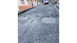 Preocupados por el mal estado de la vía en el barrio La Asunción de Manizales