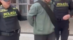 Expulsan a canadiense que agredió a policía en el aeropuerto El Dorado de Bogotá