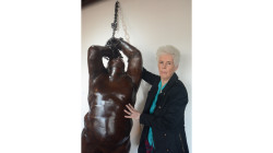 Museo Enrique Grau expone esculturas de Beatriz Echeverri, artista de Salamina