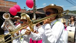 Chinchiná le puso ritmo y color al Festival de Bandas Estudiantiles