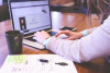 Los 5 Mejores Generadores de Texto con Inteligencia Artificial Online Gratis